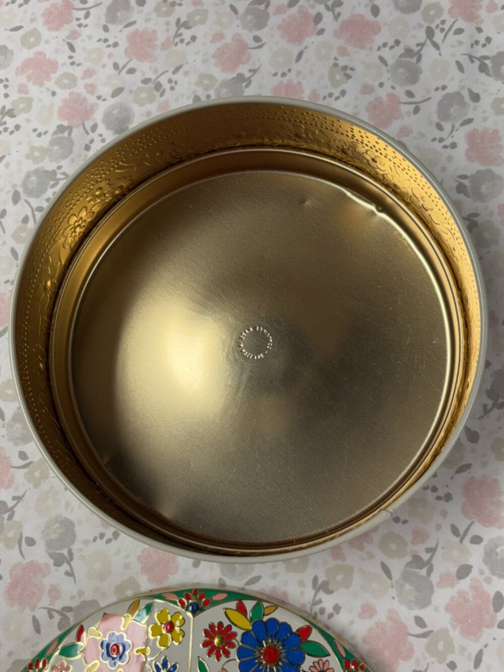 Vintage Decorative Tin - Made in Holland - Picture 7 of 15